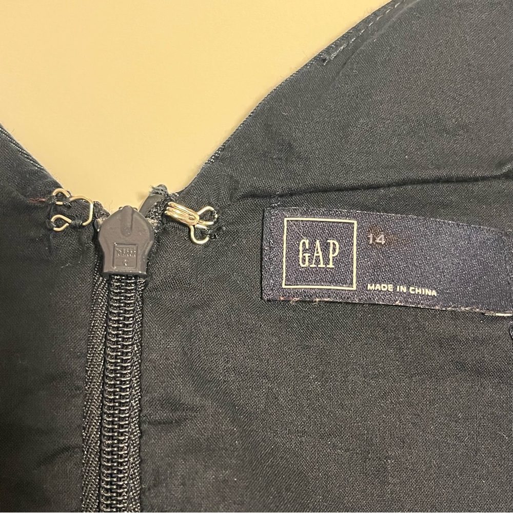 GAP Stylish Classy Sleeveless V-Neck& Back Denim Jumper Dress, Sz 14, Dark Wash - Picture 3 of 7